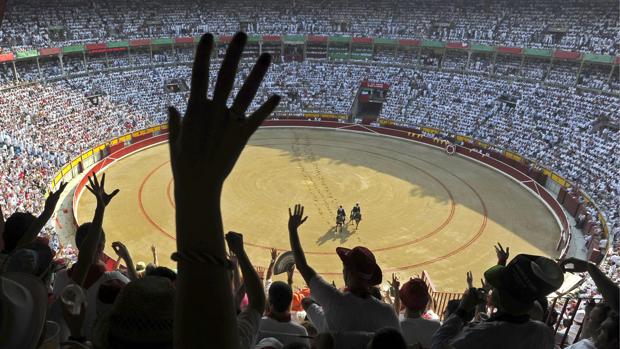 Historia de la plaza de toros de Pamplona, «volcán» de los Sanfermines