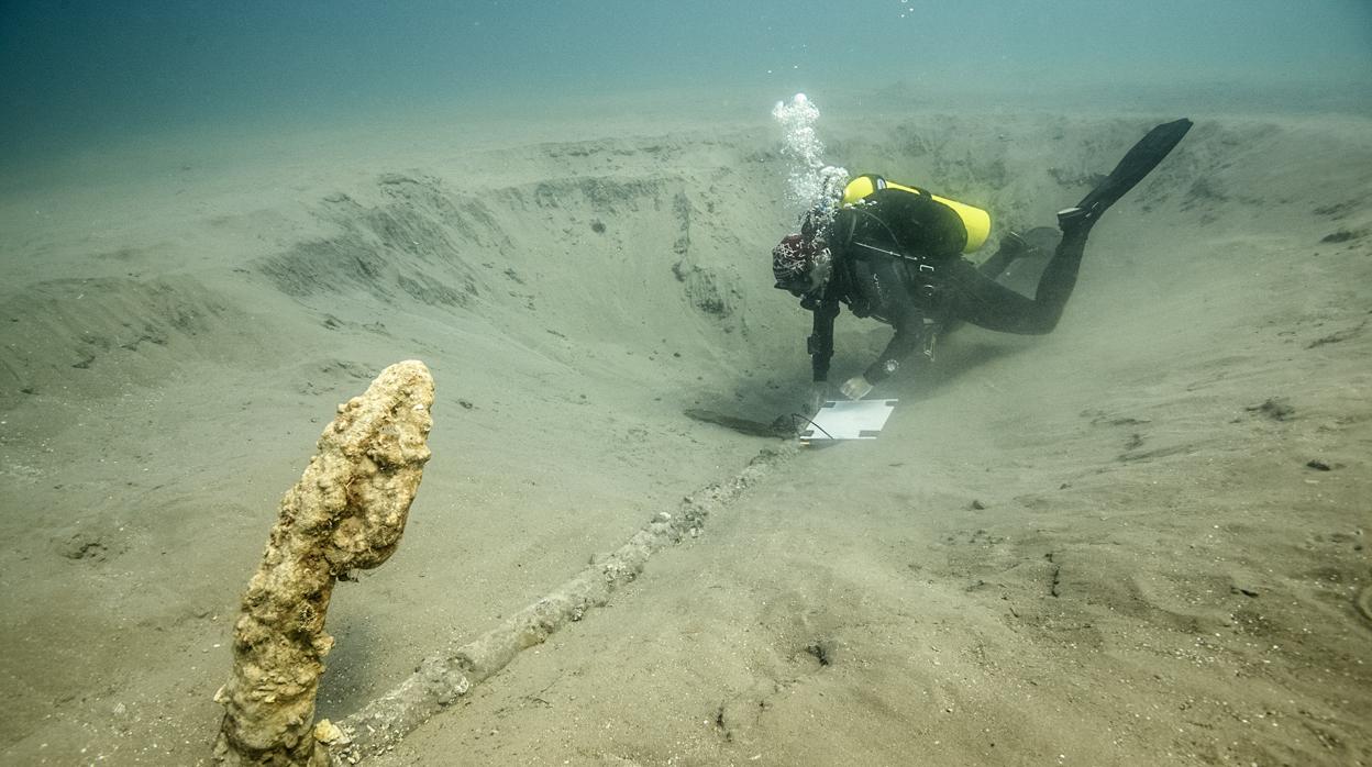 El ancla hallada en la última camapaña cuyo cepo de madera ha confirmado una antigüedad de 500 años