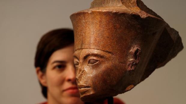 Egipto pide a Interpol que le ayude a investigar la venta del polémico busto de Tutankamón