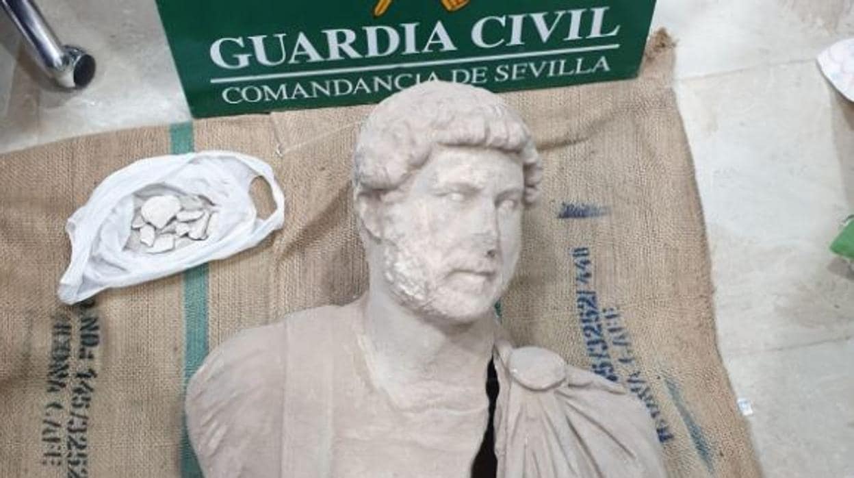 El busto recuperado por la Guardia Civil