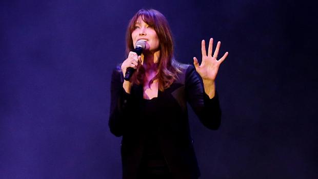 Batacazo de Carla Bruni en Mallorca: suspende por no vender ni 200 entradas