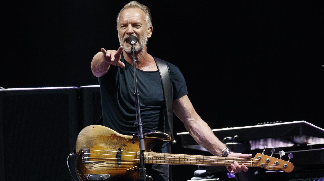 Sting durante un concierto