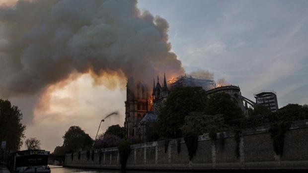 Alerta en París ante el riesgo de una «catástrofe sanitaria» por Notre Dame