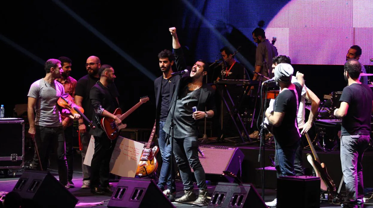 Mashrou'Leila durante un concierto en Beirut