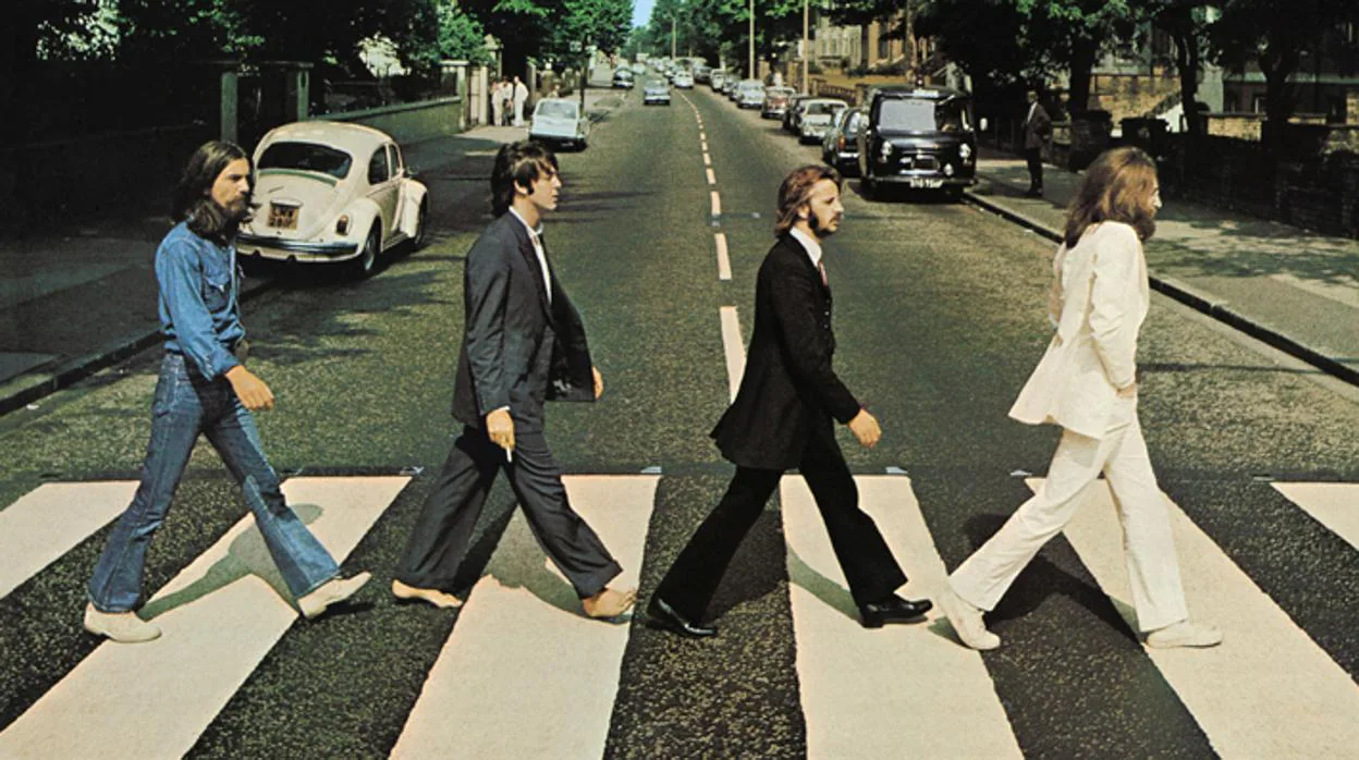 Los integrantes de los Beatles en la mítica imagen de Abbey Road