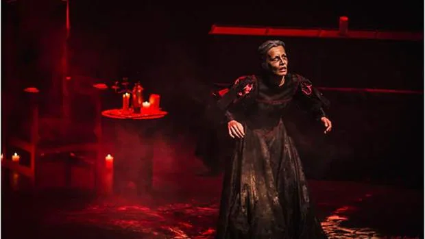 Noches de Teatro lleva a escena la obra 'Juana La Loca. Una mujer para sufrir'
