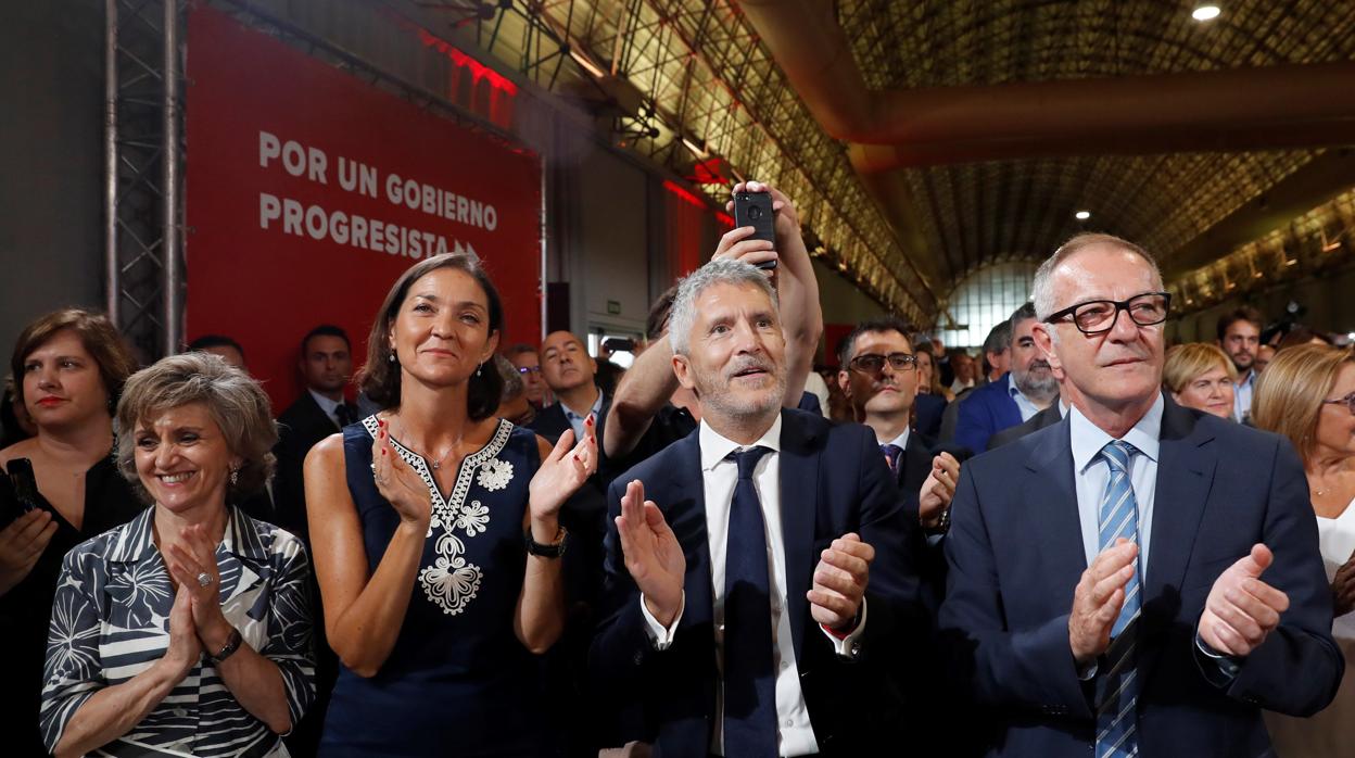 De izquiera a derecha, los ministros en funciones de Sanidad, Maria Luisa Cardcedo; la de Industria, Reyes Maroto; el Intgerior, Fernando Grande Marlaska, y el de Cultura, José Guirao