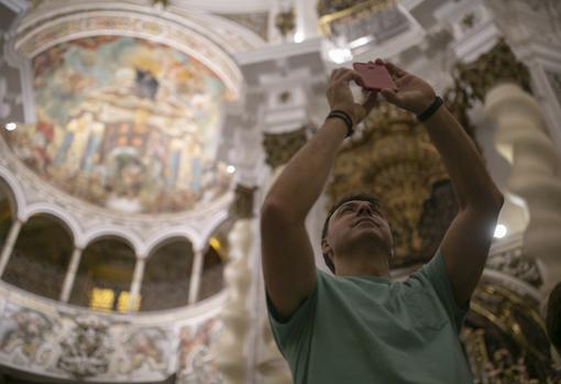 La Noche en Blanco: éxito de público más allá del Centro de Sevilla