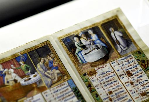 Otra de las páginas expuestas del libro de horas de Carlos V