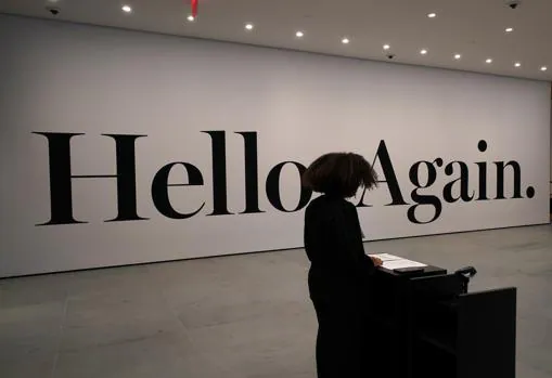 «Hola. Otra vez». Así da la bienvenida el museo a sus visitantes en un gran mural