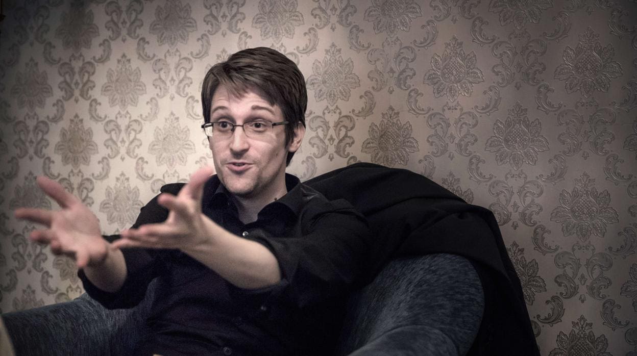 Snowden, en un hotel de Moscú durante una entrevista en 2015