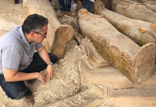 Hallan veinte sarcófagos intactos y sellados del Antiguo Egipto en la necrópolis de Asasif