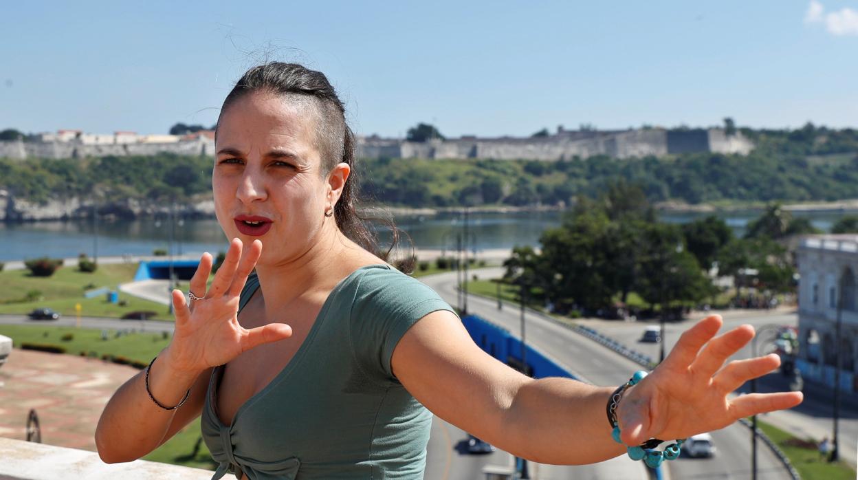 La escritora Cristina Morales, fotografiada en La Habana (Cuba), donde disfruta de una beca de la AECID