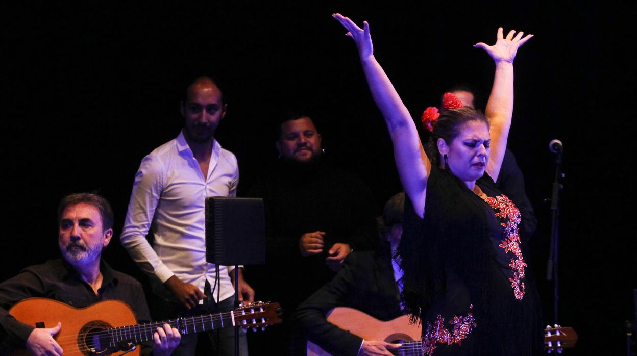 Pastora Galván bailando en el festival