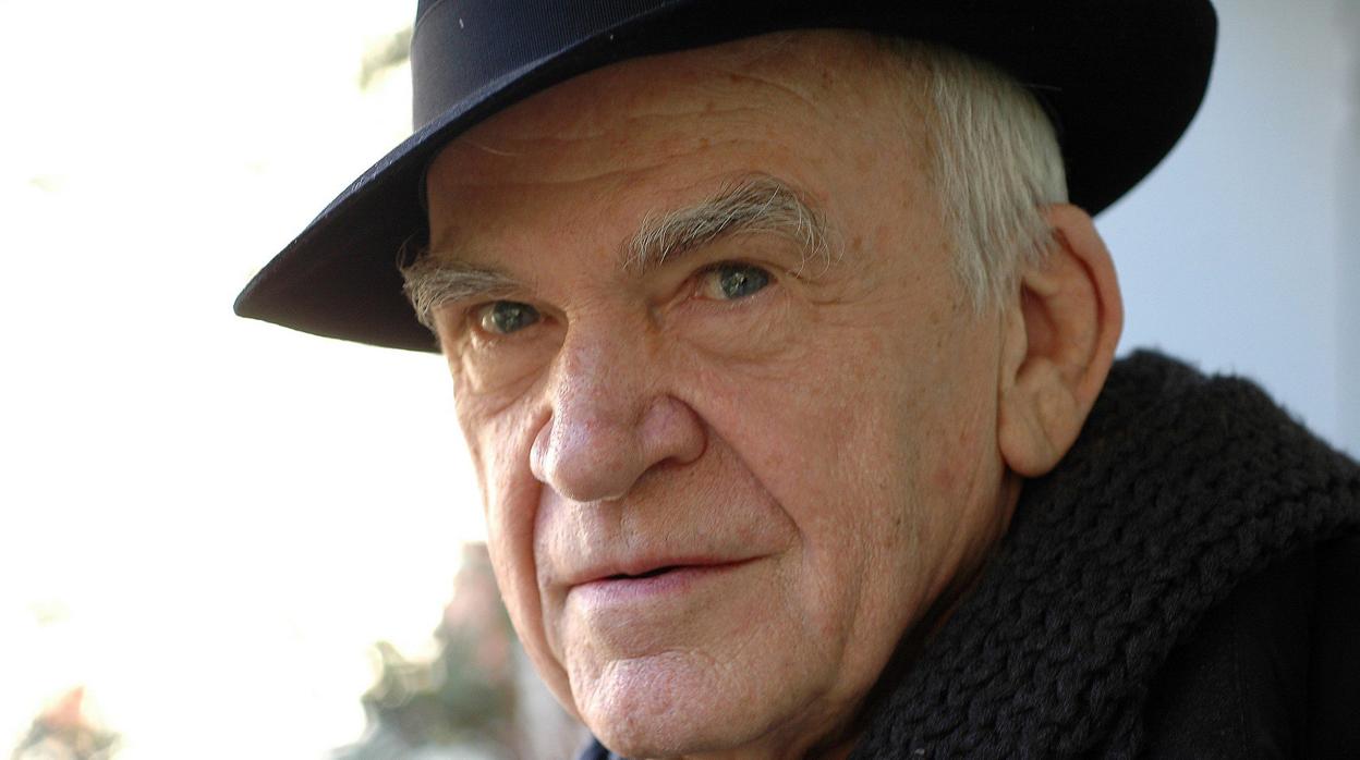 El escritor Milan Kundera