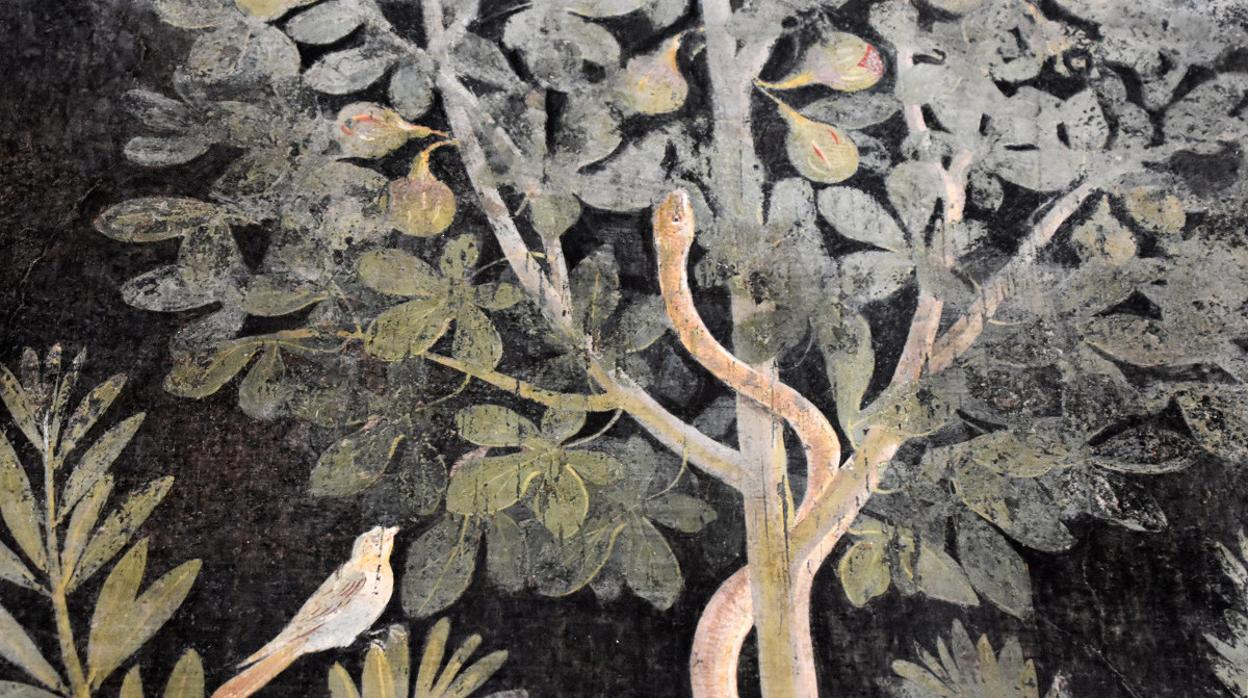 Detalle de uno de los frescos de los dormitorios floreales