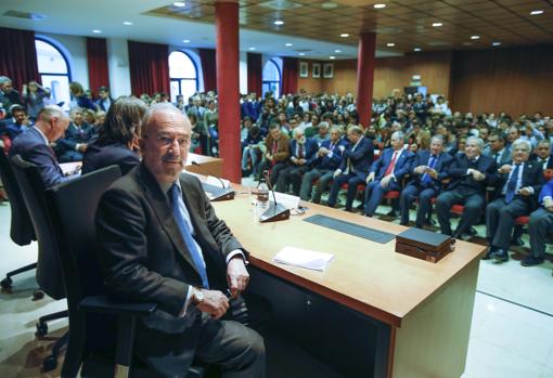 La RAE es referente en todo el hemisferio de habla hispana y los criterios se fundamentan en el diálogo con las Academias de la Lengua Española del mundo