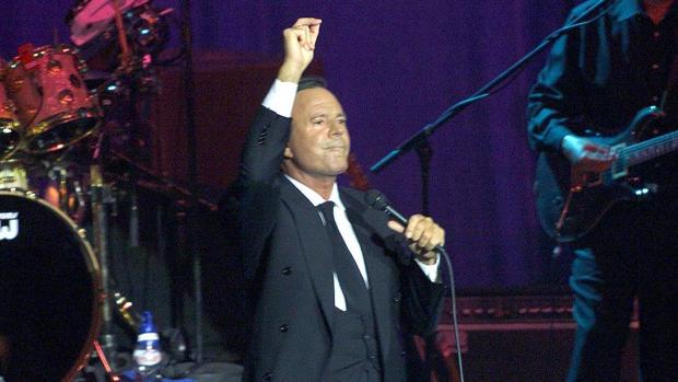 Julio Iglesias actuará en España este verano