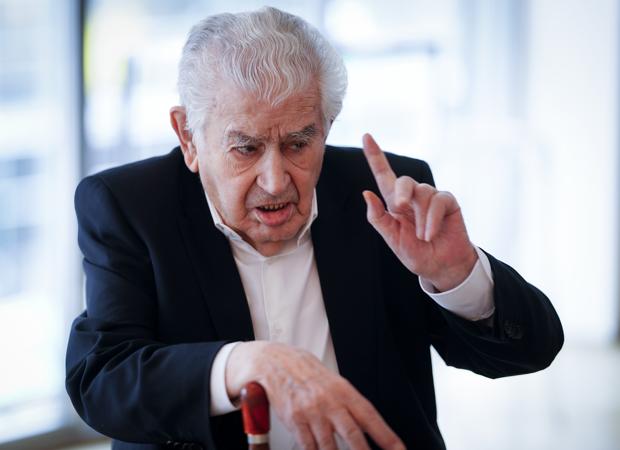 Antonio Gamoneda: «Me pregunto si la posguerra ha terminado, no estoy seguro»