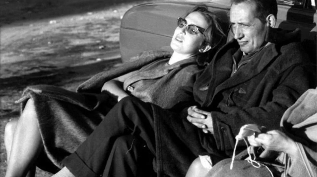 Esther Tusquets y Miguel Delibes, fotografiados en 1961