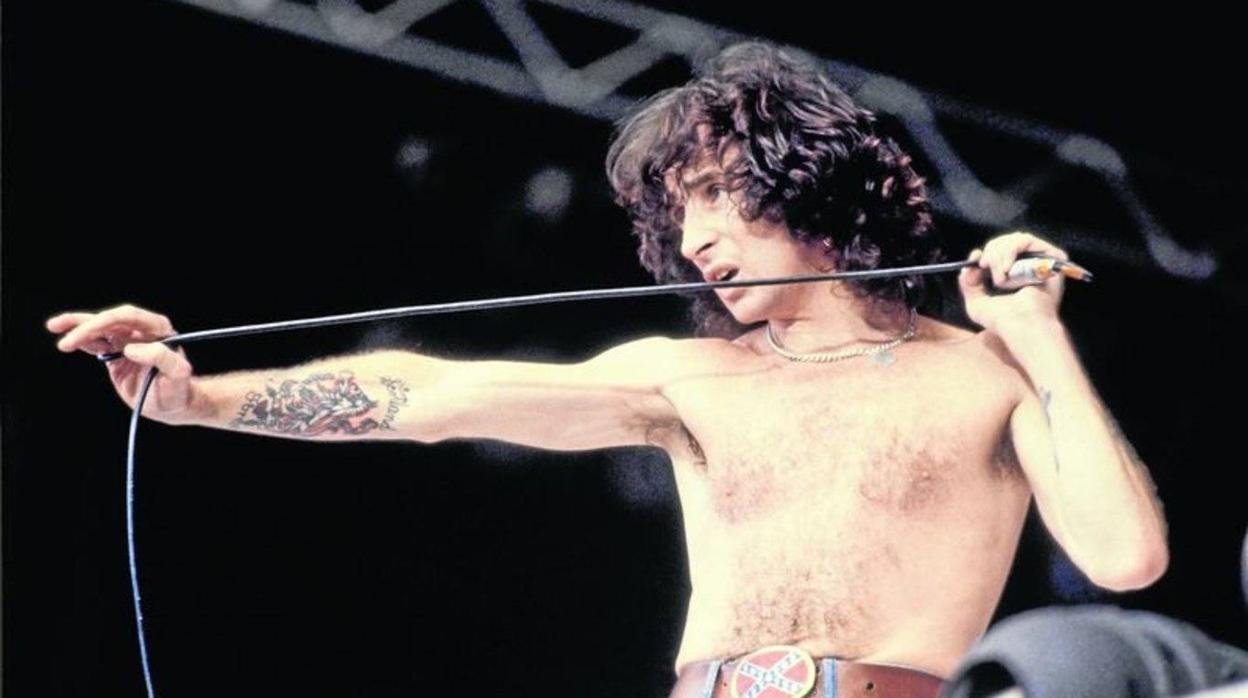 El cantante de AC/DC, Bon Scott