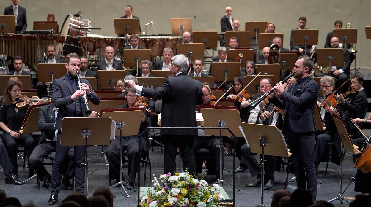 Los hermanos Gurfinkel, dirigidos por Yusupov, durante el concierto