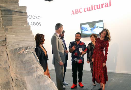 Los Reyes, en el estand de ABC junto con Isabel Díaz Ayuso, Maribel López, Miler Lagos y Javier Díaz-Guardiola