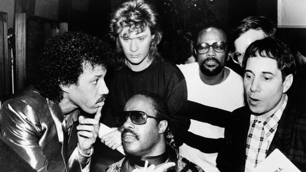 Lionel Richie estudia una nueva versión de «We are the world» para ayudar contra el coronavirus