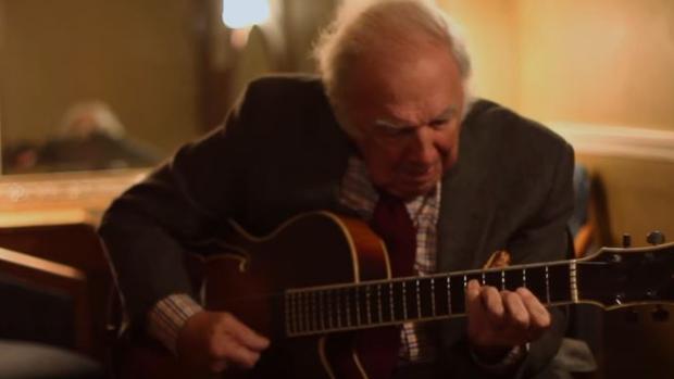Muere el gran guitarrista de jazz Bucky Pizzarelli a los 94 años por coronavirus