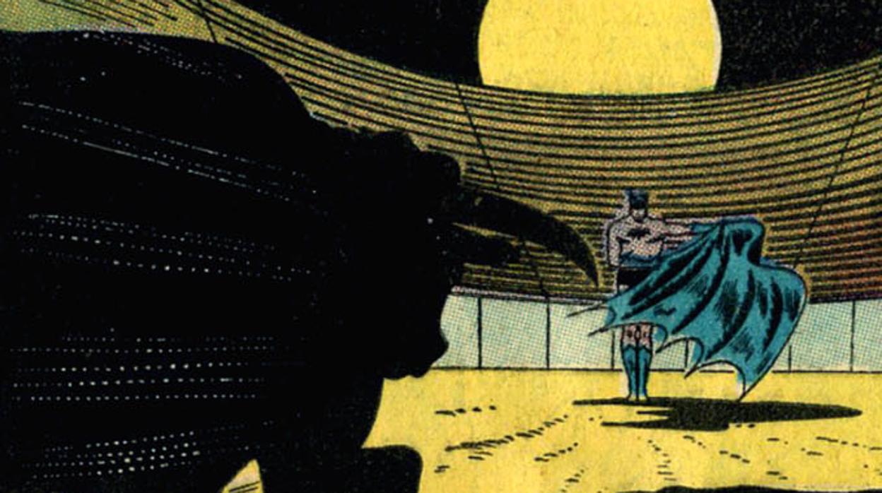 Batman toreando un toro con su capa en una viñeta de 1957