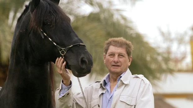 A caballo entre los Peralta y Vicente Fernández con un guiño a la tauromaquia