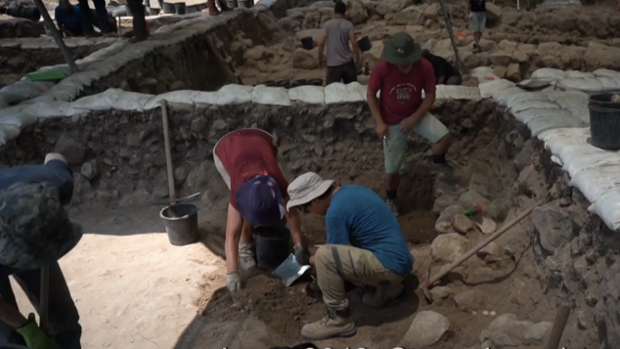 Hallan unas raras figuras de hace 3.300 años que podrían ser de la ciudad bíblica perdida de Ziklag