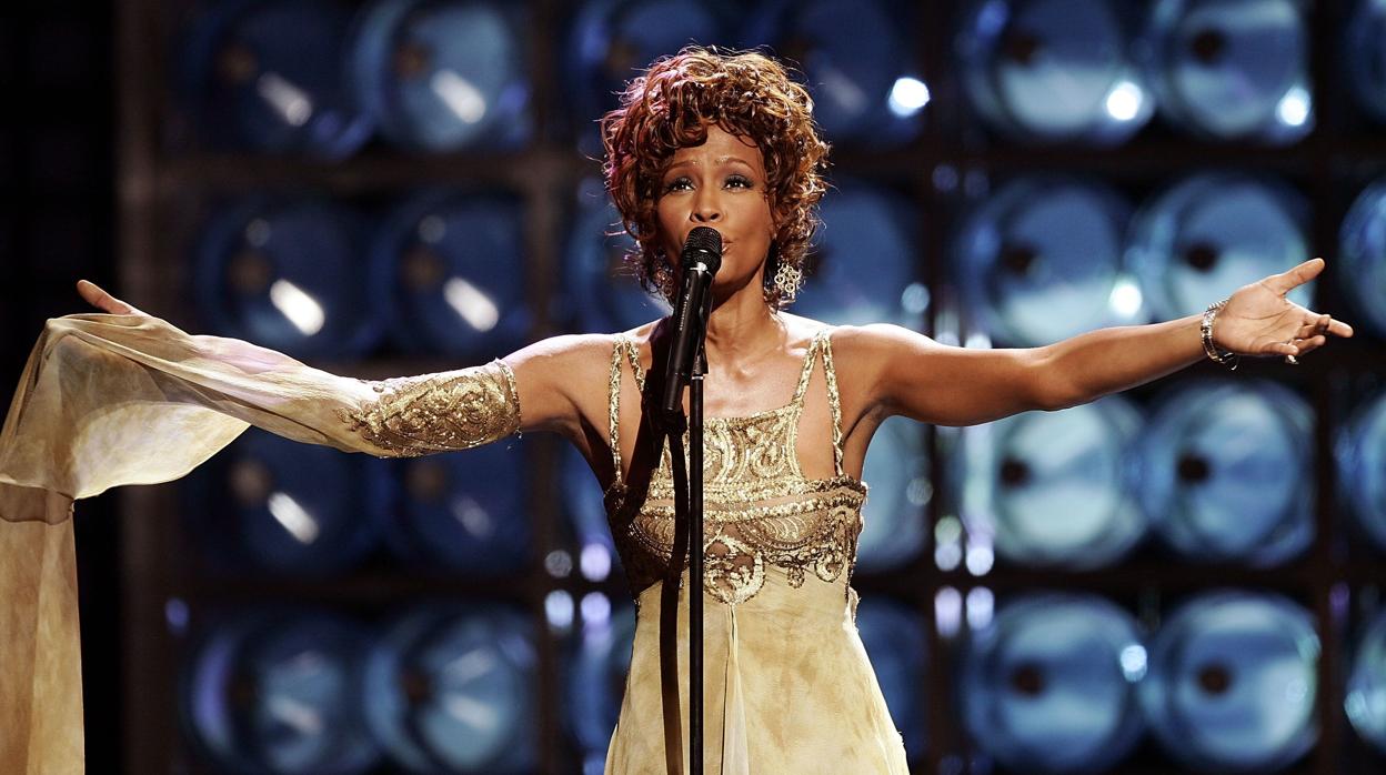 La vida de Whitney Houston será llevada al cine en un guion «sin