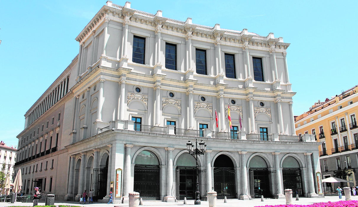 Denuncian al Teatro Real por no reembolsar el dinero de los bonos de la temporada 2020