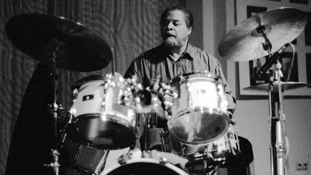 Muere Jimmy Cobb, baterista de Miles Davis en el icónico «Kind of Blue»