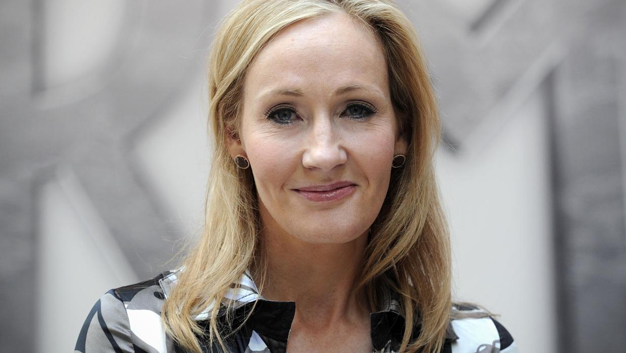 La escritora británica J.K. Rowling