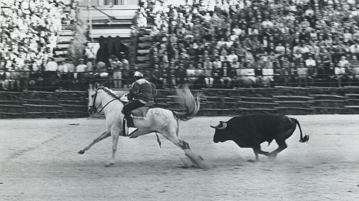 Toros en la Plaza Mayor de Madrid, en junio de 1970