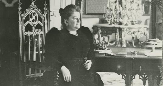 Retrato de Emilia Pardo Bazán fechado en 1890