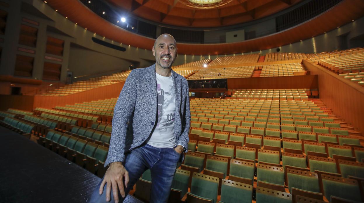 Javier Menéndez en el espacio escénico del Teatro de la Maestranza