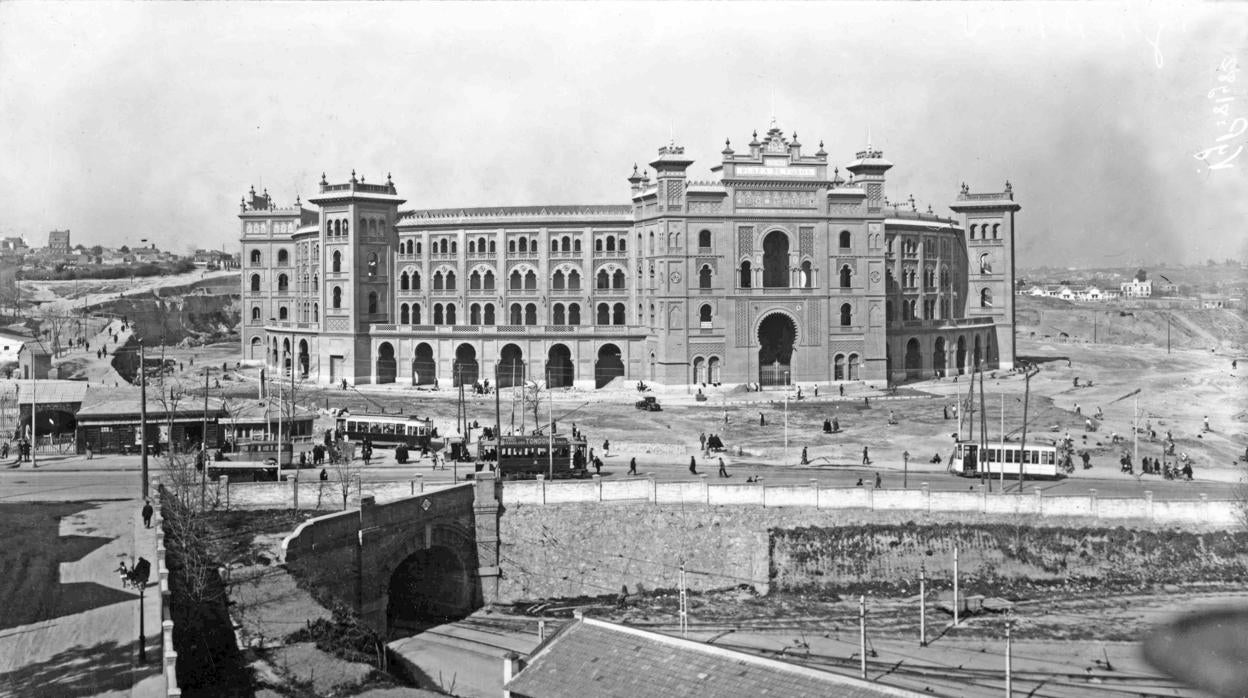 M0numental de las Ventas, en una imagen de 1931