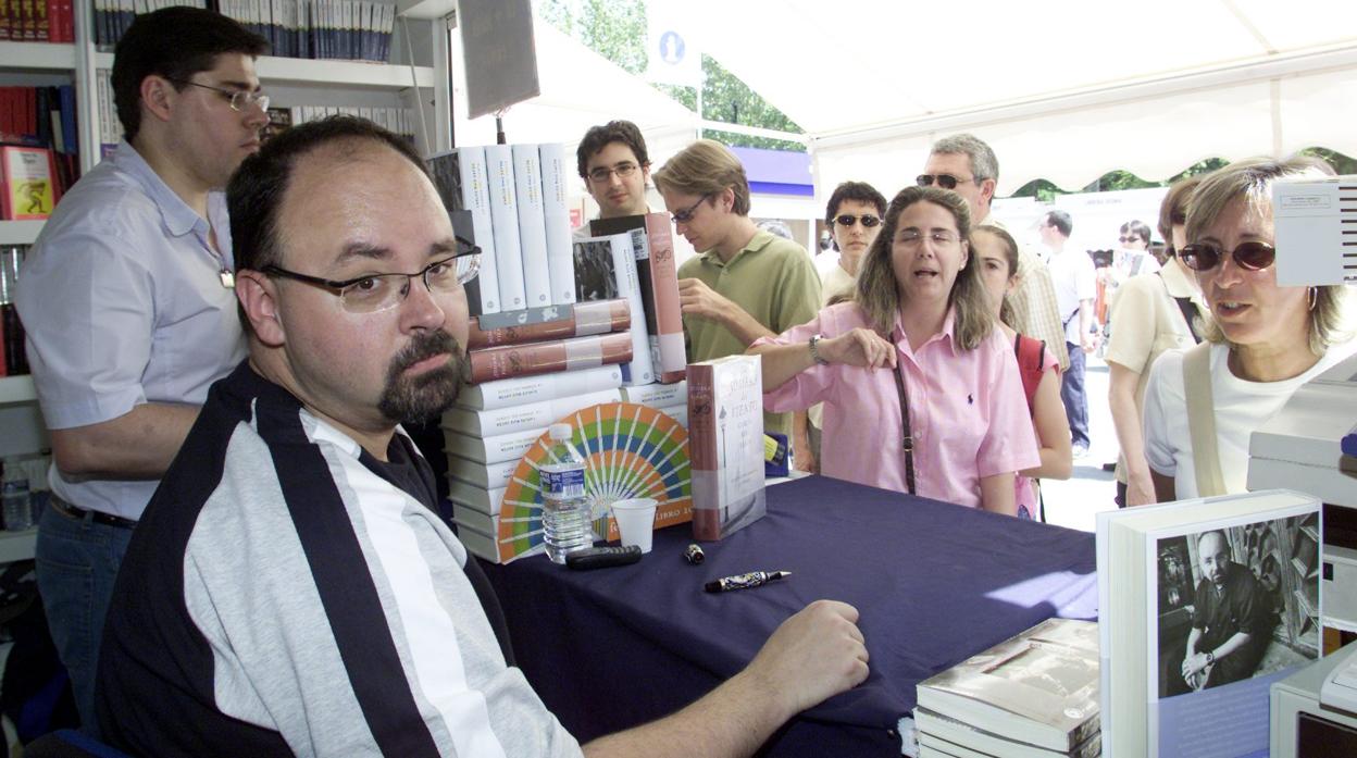 Zafón en la Feria del Libro de 2004