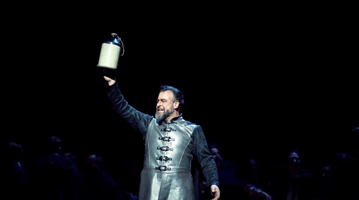 Carlos Álvarez: «Los cantantes con algún que otro galón debemos ahora asumir los riesgos»