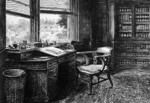 El grabado muestra la silla y el escritorio de Dickens en su casa, donde creó sus últimas obras