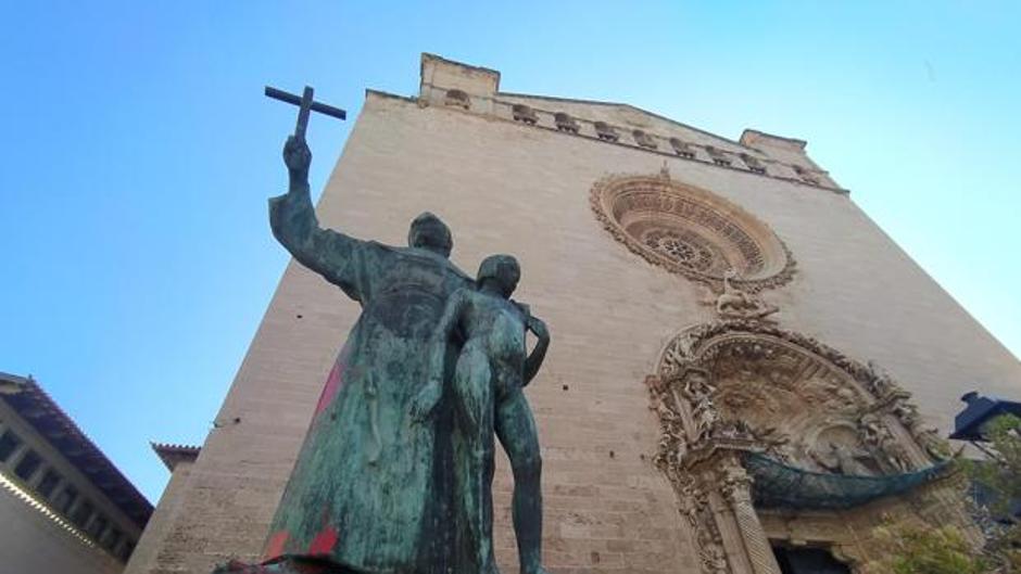 Vandalizan la estatua de fray Junípero Serra en Palma de Mallorca