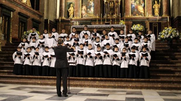 La Escolanía del Monasterio de El Escorial, sin banquillo