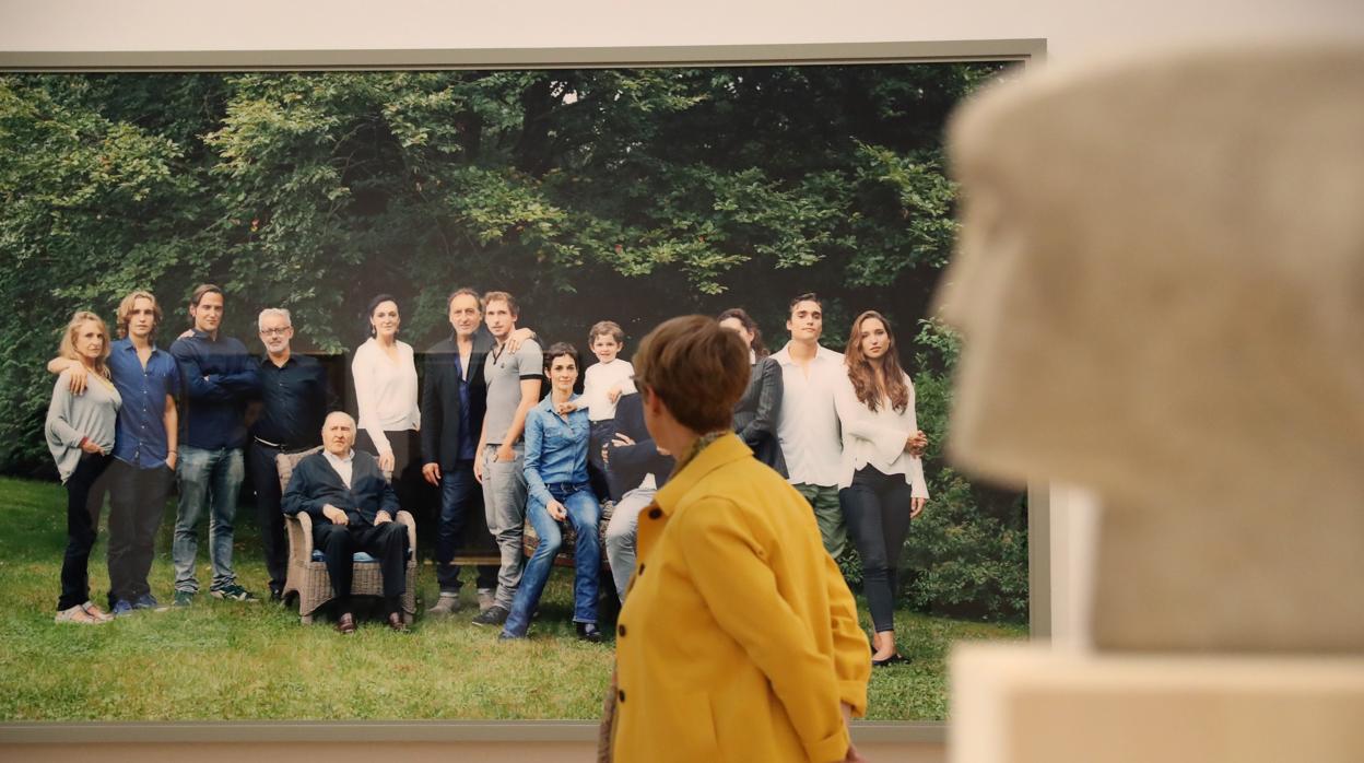 Fotografía del artista alemán Thomas Struth, «la familia Iglesias», donada por la familia Iglesias Fernández-Berridi.