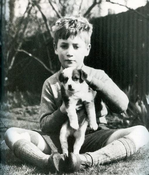 Lennon de niño, con su mascota