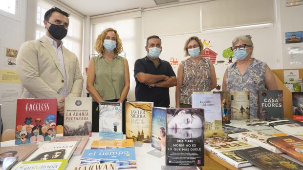 La Fundación Lara dona un millar de libros a la Red Municipal de Bibliotecas de Sevilla