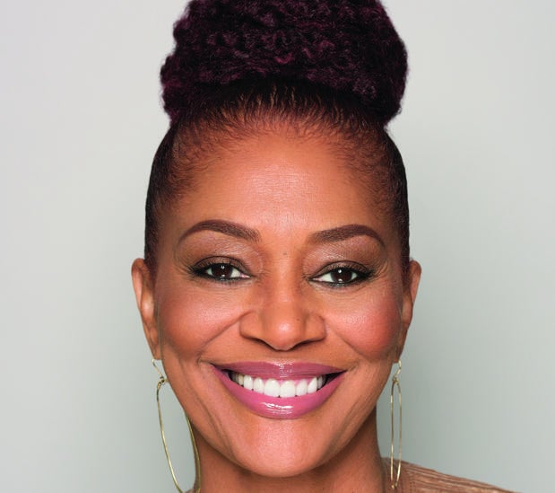 Terry McMillan: «Hay policías blancos que han usado su placa como carta blanca para matar a negros. Eso se llama racismo»