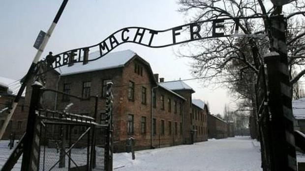 El nuevo reto de TikTok que critica el Museo de Auschwitz: hacerse pasar por víctimas del Holocausto